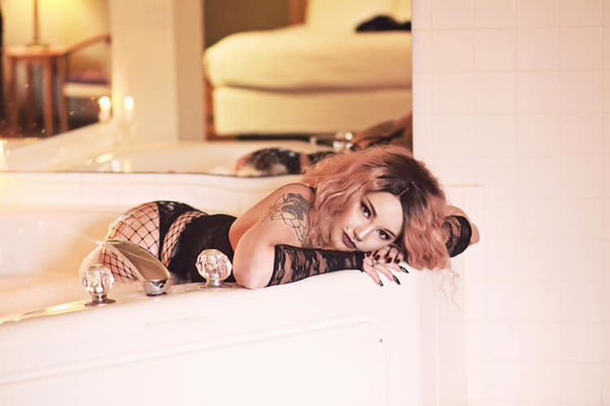 Meet me in the hotel room...I can be your great escape☠️💋 #boudoirphotography #hotel #sessions #jacuzzi<a href="/tag/escape"class="tags"><span>#escape</span></a><a href="/tag/playtime"class="tags"><span>#playtime</span></a><a href="/tag/hotel"class="tags"><span>#hotel</span></a><a href="/tag/fantasy"class="tags"><span>#fantasy</span></a><a href="/tag/jacuzzi"class="tags"><span>#jacuzzi</span></a><a href="/tag/sessions"class="tags"><span>#sessions</span></a>