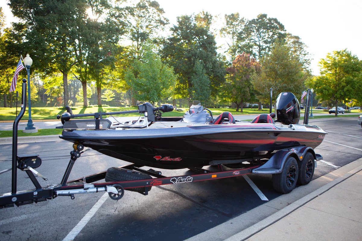 gracecollege's tweet photo. Thanks as well to @shermsmarine for helping set up this new bass boat for our students! We're going to put this boat to great use! #WavesOfGrace https://t.co/WkGhpSAntY