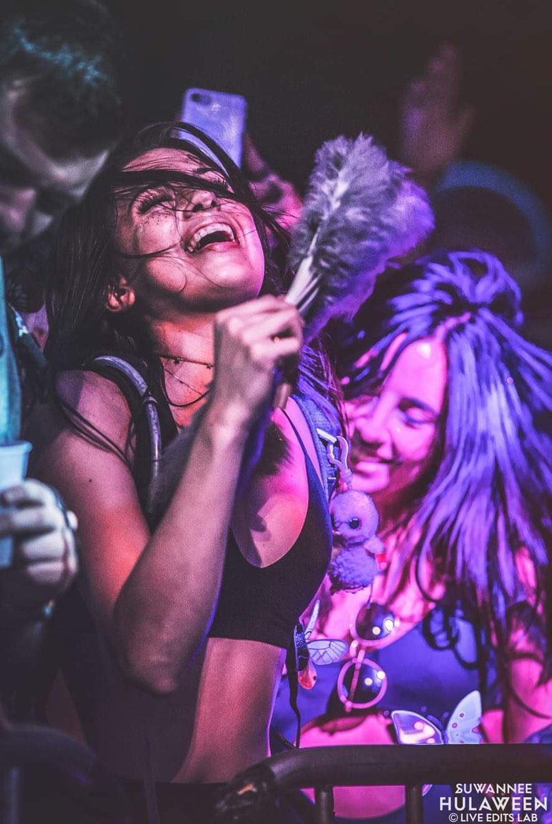 HulaweenFL's tweet photo. Friends don’t let friends HULA by themselves... Tag your #HulaCrew and show us who plans to squad up the hardest with us in 2 weeks!
📷: @LiveEditsLab
🎫: https://t.co/oxJpqnnzZ5 https://t.co/e7XzQy5lx7