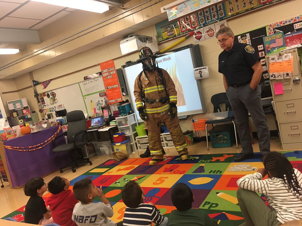 miss_turon's tweet photo. Kicking off #FirePreventionWeek2019 with my #favorite #school visitors! 
👨🏼‍🚒👨🏻‍🚒🚒❤️🔥
#StayLowAndGo #GetOutAndStayOut #LFD #firefighters #dad #brother #FirePreventionWeek https://t.co/gpydFZq0GS