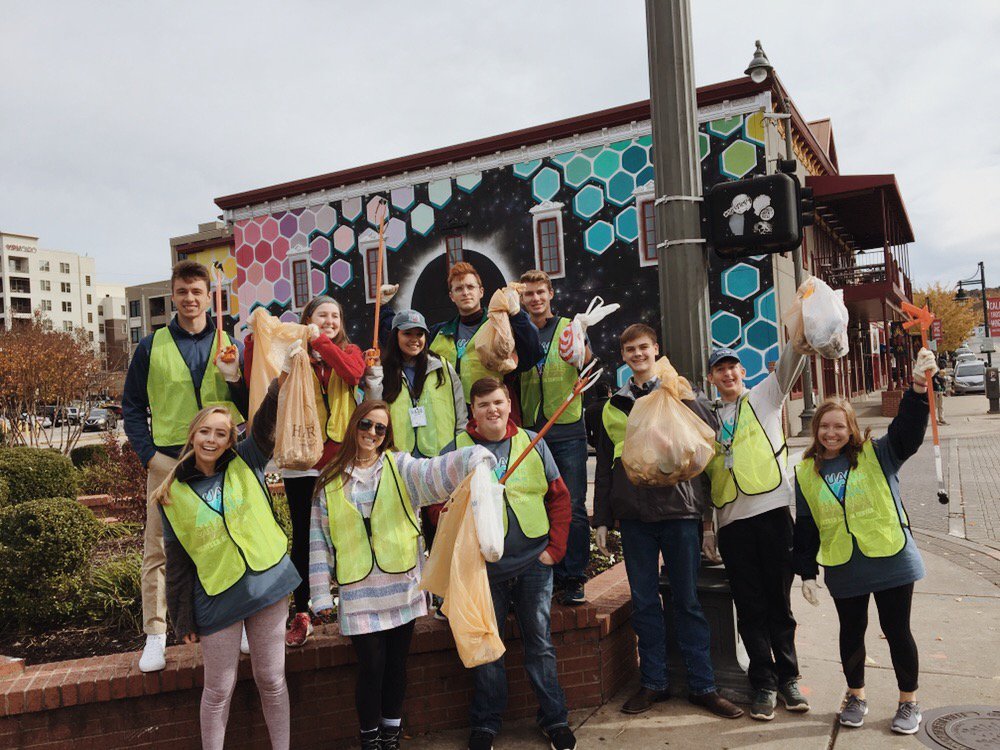 UAVAC's tweet image. Make a Difference Day is October 26! There are so many ways to get involved. Click the link in our bio to sign up. #uarkthechange #MADD
