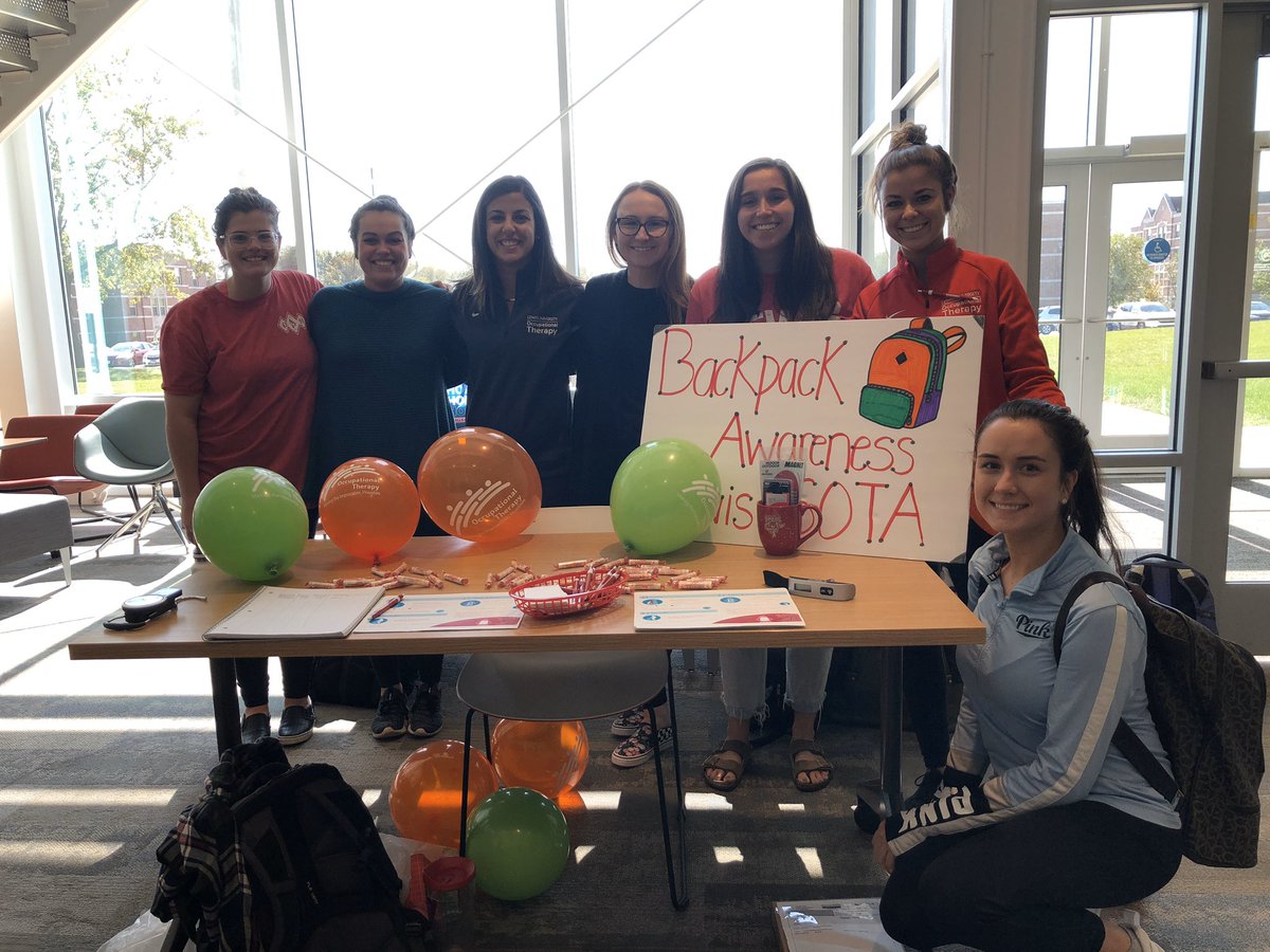 LewisUniversity's tweet photo. 🎒@FlyersOT helped our LewisU community learn the proper ways to pack, adjust, carry and put on their backpacks! How much do you think you backpack weighs? https://t.co/zsfjinTSeq