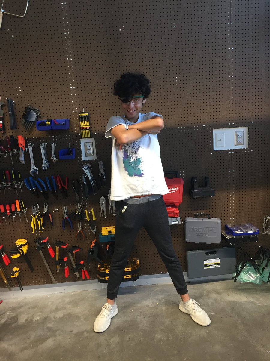 HYSAJavelinas's tweet image. Safety first!