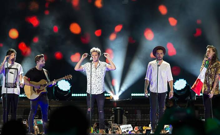 LiamPayneMx's tweet photo. SI EN 10 SEGUNDOS NO DAS RT A ÉSTA FOTO DE 1D EN LOS #PREMIOSTELEHIT 2015, NO CONSEGUIRÁS BOLETOS PARA ÉSTE AÑO

🇲🇽🎫🏆 https://t.co/eWJBzlN5o7