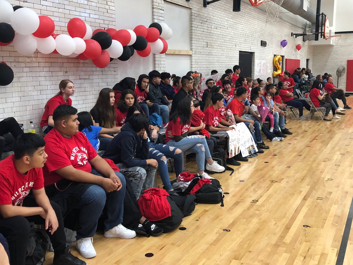 First ever #RedOut game ⁦<a href="/LakeViewHS/">Lake View HS</a>⁩ - look at all that Wildcat Pride!