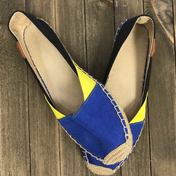BodenbergTerry's tweet photo. So good I had to share! Check out all the items I'm loving on @Poshmarkapp #poshmark #fashion #style #shopmycloset #sperry #vonmaur: https://t.co/bIUbQCEPPr https://t.co/r766FOGOok