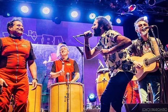 ElCanijodeJerez's tweet photo. 💥Ayer fue un día grande porque mis compares @_Quixotes y yo nos estrenamos en Buenos Aires #ARGENTINA 🇦🇷 gracias a los amigos de @labombadetiempo 
Fue una auténtica pasada el recibimiento de la gente y compartir escenario con estos bicharracos de la percusión.
#ElCanijoDeJerez https://t.co/ysUQoQEzGE