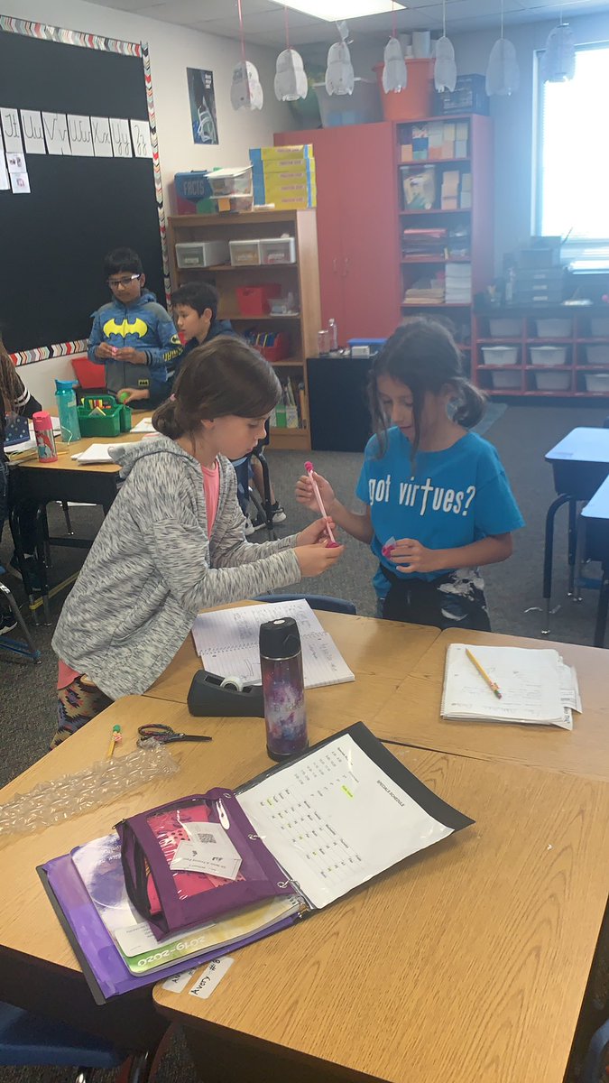 MsRolfe3's tweet photo. STEM in action! @ci_elem @mcleodl @TaylorElemTalk @JEFlemmer #FISDSTEM #FISDelemscience #TEAMRolfe https://t.co/5v0qDP6zsp