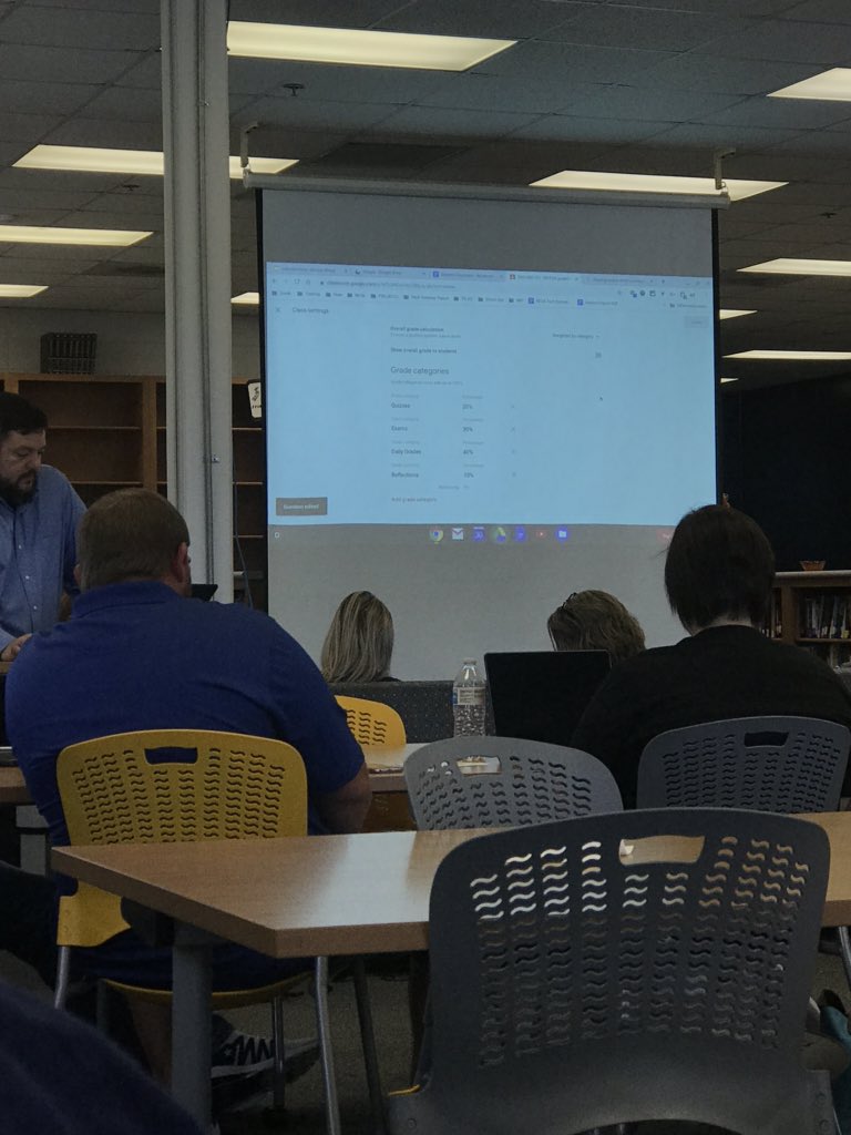 FussellKatelyn's tweet photo. Learning all about google classroom with Mr. Riveria  #jdcstech https://t.co/cAz3uD1Bud