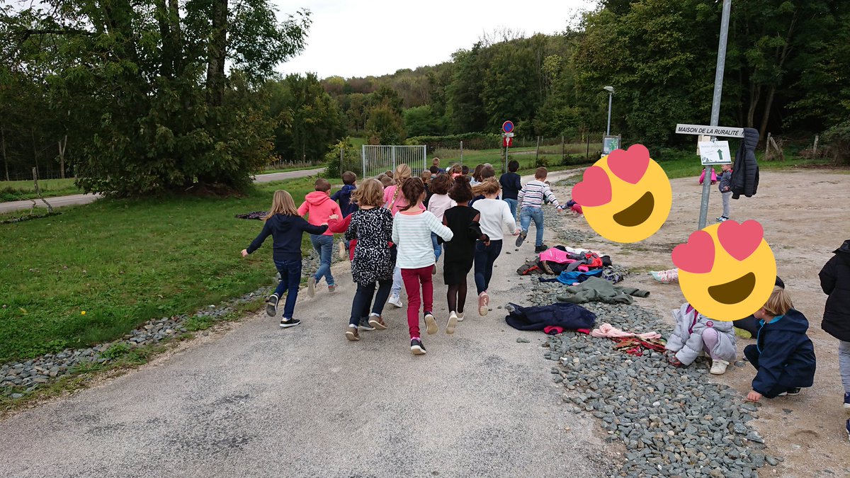 CE2CM1NOROY's tweet photo. #crossdelecole. Cette fois on s'entraine sur le vrai parcours du cross de l école qui aura lieu le 18/10. On sera prêt ! https://t.co/UZrYv99VOb