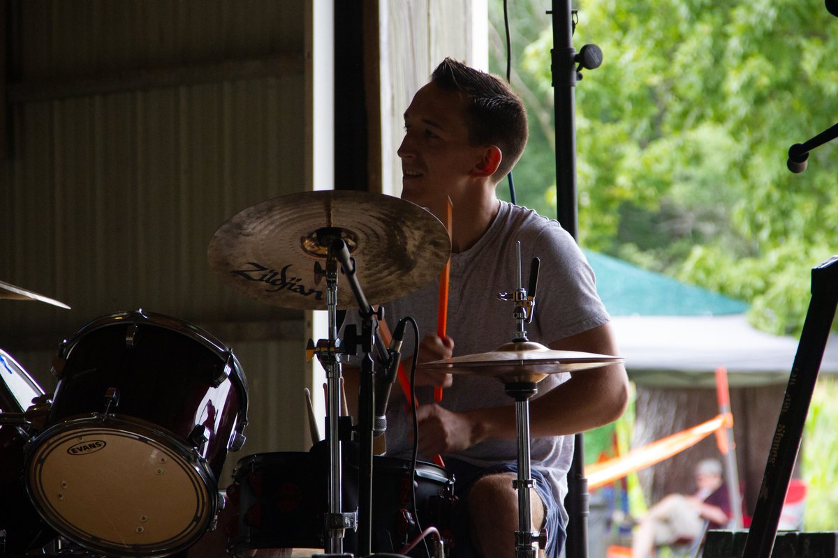 theLitContent's tweet photo. Shots from Father Tallsjapser's set at @_fuzzfest 2019 #photography #festival #midwest #fuzzfest @talljasper23 https://t.co/2MRX1Xhm0T
