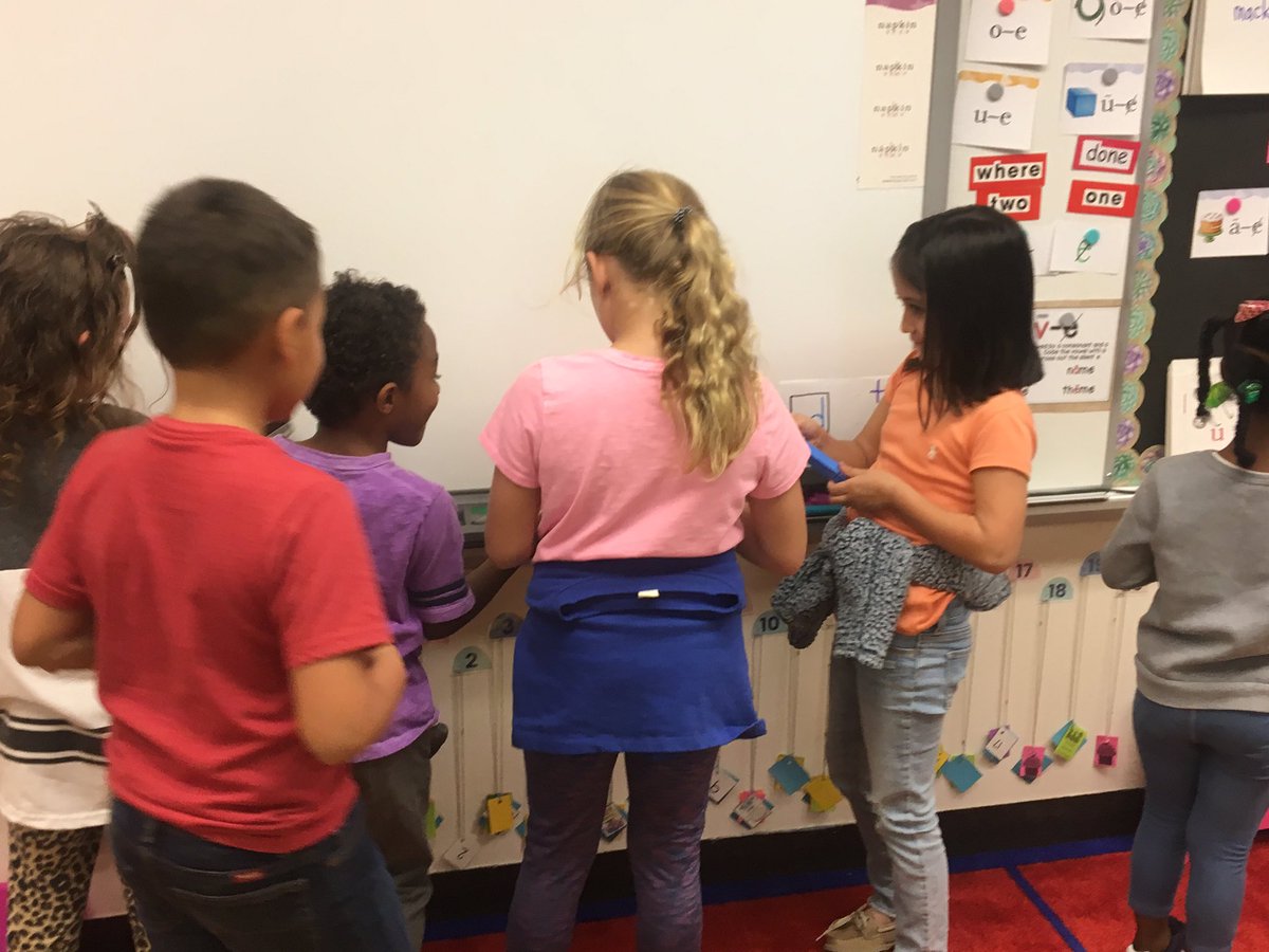 Melissa Stewart tweet media