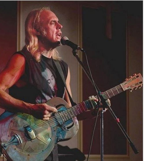 TONIGHT (Thurs 10th) rare opportunity to see one of America's finest bluesmen-FREE. 8.30-11pm. <a href="/coachinnbrixham/">The Old Coaching Inn</a> Fore Street #Brixham #Brixham <a href="/WhatsonSW/">What's On Southwest Magazine Est: 1996</a> <a href="/lovebrixham/">❤LoveBrixham</a> <a href="/RobertAlanWint2/">Robert Alan Winter</a> @BoltonCourt <a href="/BoostTorbay/">Boost Torbay</a> <a href="/AndrewBrazier1/">AndyBrazier</a> <a href="/sdevonplayers/">South Devon Players Theatre & Film Company</a> <a href="/TheTouristTrail/">The Tourist Trail</a> <a href="/Brixham_Me_/">Life_in_Limousin_and_beyond</a>
