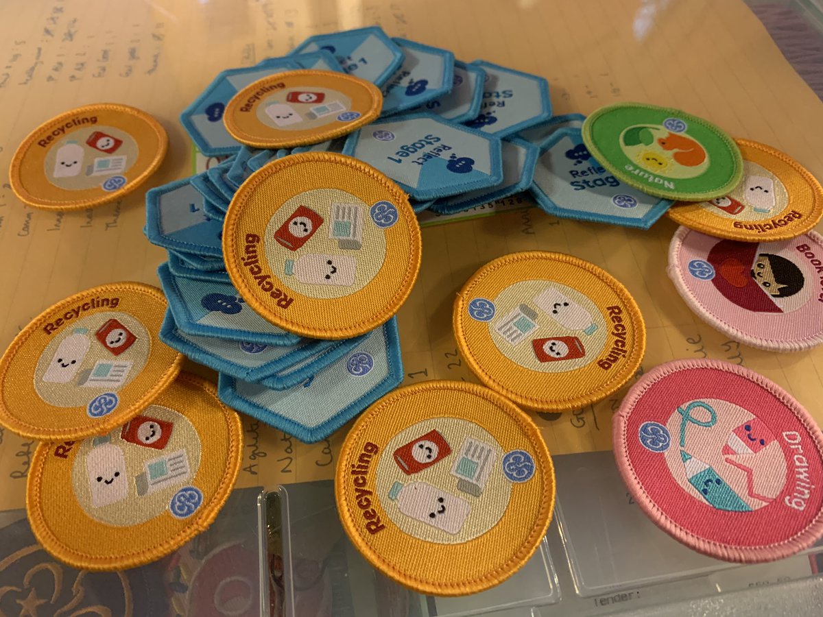 4thNorthHeath's tweet photo. Tonight we gave out sooooo many @Girlguiding #InterestBadges as part of our #PlasticPromise we tried to see how many could complete their #Recycling badge!! We gave out 8!!!! https://t.co/Syc6Ae8T0q