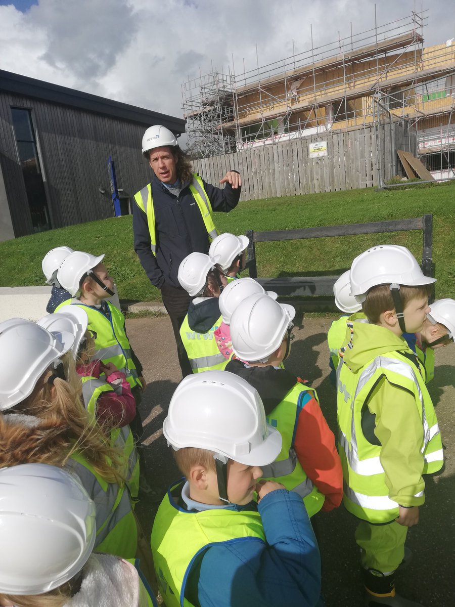 Another day and another site visit to @WRWConstruction Pendine Attractor Project. Today @SchoolLlanmiloe visited site to see the work going on in their community #schoolengagement #community #sitevisit #loveconstruction