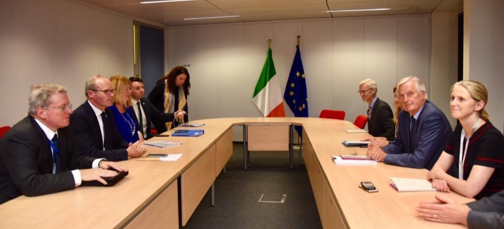 Michel Barnier (@MichelBarnier) on Twitter photo 2019-10-08 18:26:42 Good meeting between friends with @simoncoveney and team 🇮🇪🇪🇺Efforts continue to find an agreement with the #UK. Good meeting between friends with @simoncoveney and team 🇮🇪🇪🇺Efforts continue to find an agreement with the #UK.