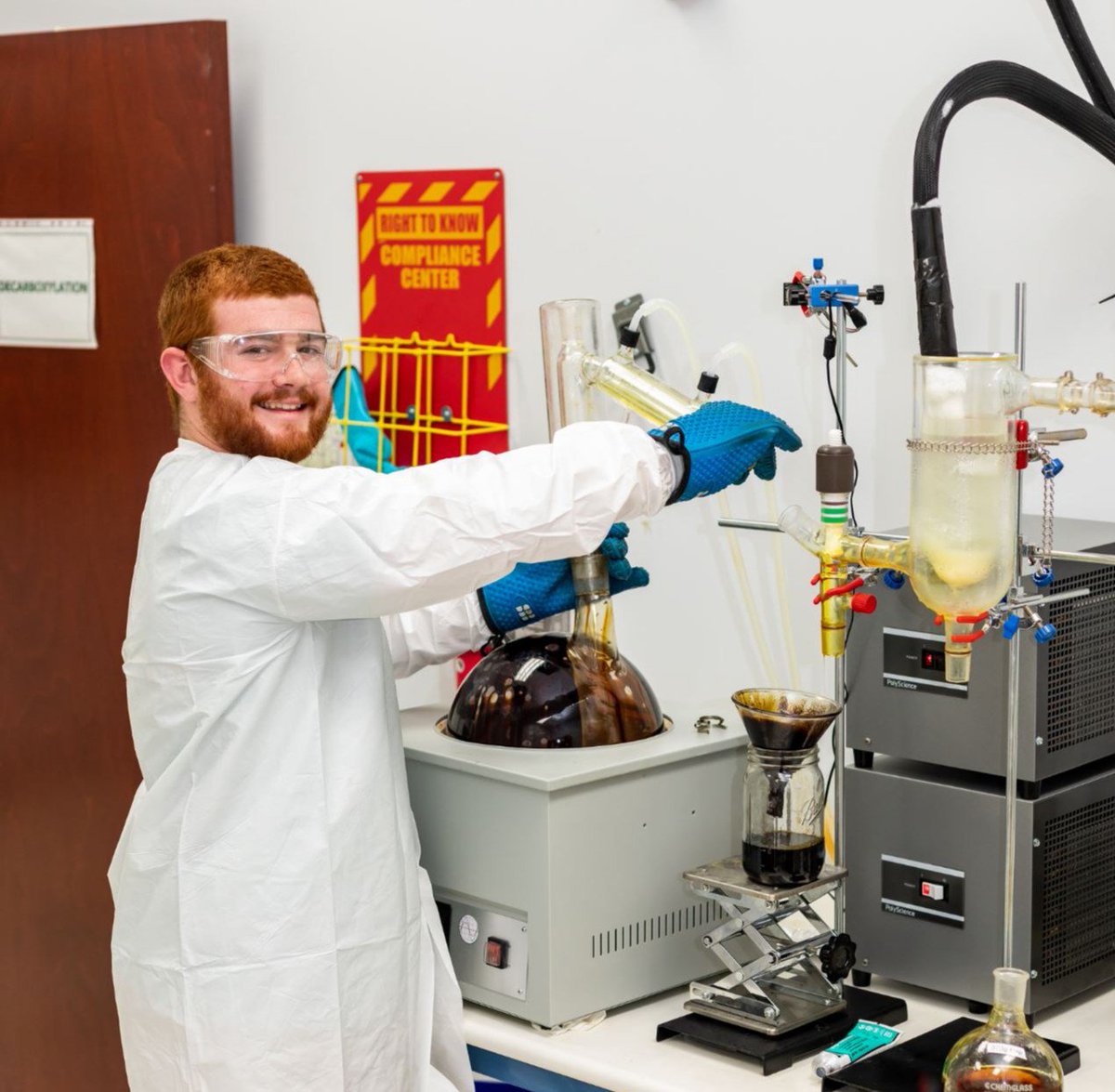 RootBioscience's tweet image. "I love working at Root Bioscience, because I get to pursue my passion while surrounded by a team of awesome like-minded individuals that only want to provide the highest quality of products that the public can trust." Clay Corey, Lab Technician #CBD #Hemp bit.ly/2Z9h2OV
