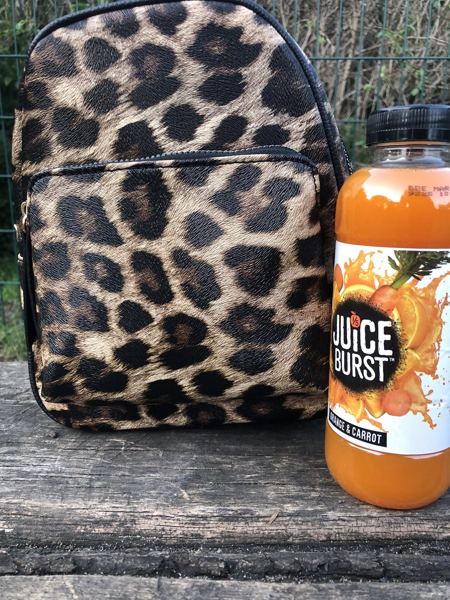 Sannchen82's tweet photo. Vitamins and leopard print is just the right combination @JuiceBurst #juiceburst #triyit https://t.co/2jGDruT0oo