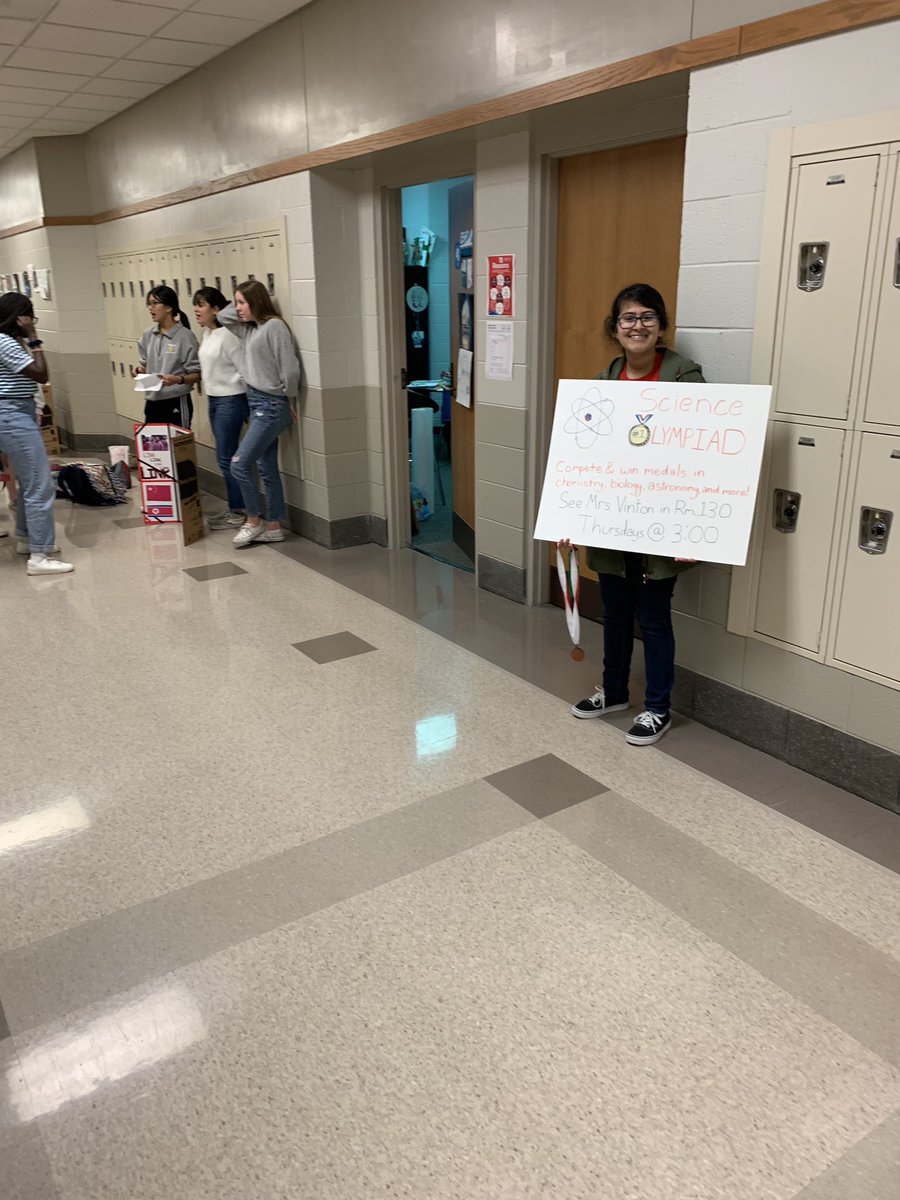 DrGTeague's tweet photo. Thank you #bulldogbuddies for sponsoring this event to introduce our #BulldogNationIBWorld 9th graders to all the many club options. We are building community @CentralBulldog @CHSIBMYP https://t.co/95HiTkRA0J