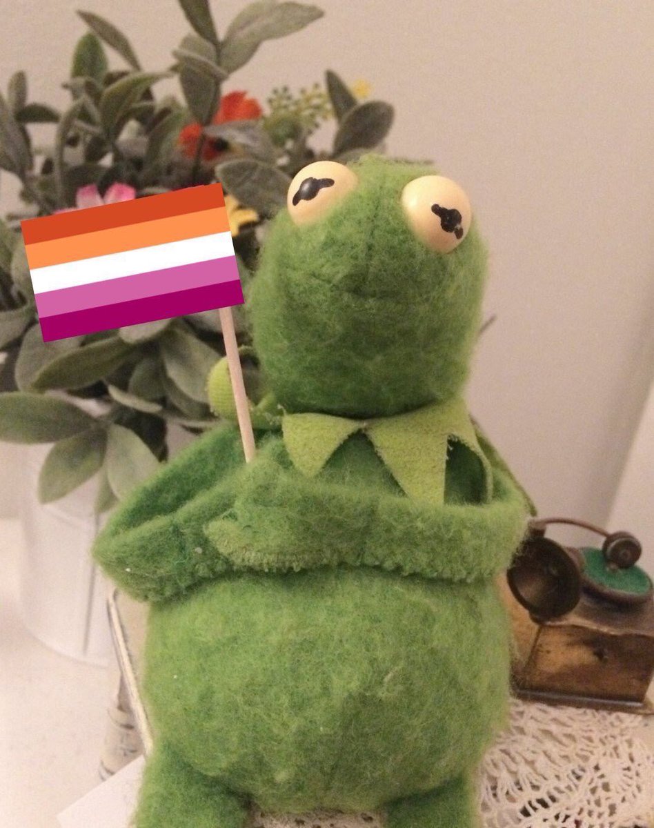 EmiliacoSubs's tweet photo. HAPPY #InternationalLesbianDay !!!! https://t.co/vFzkN8qjhc