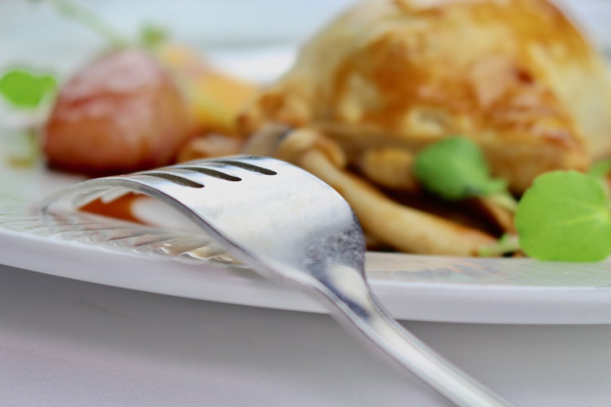 LumleyCastleLtd's tweet photo. Seasonal casual dining at Knights Brasserie. Set within the heart of our beautiful castle Craig Sherrington (Great British Menu) delivers an informal relaxed experience! Bookings on 0191 389 1111 #chef #dining #flavour #castledining #cheflife #foodies #winelovers #cocktails https://t.co/3u8e9Lc7ky