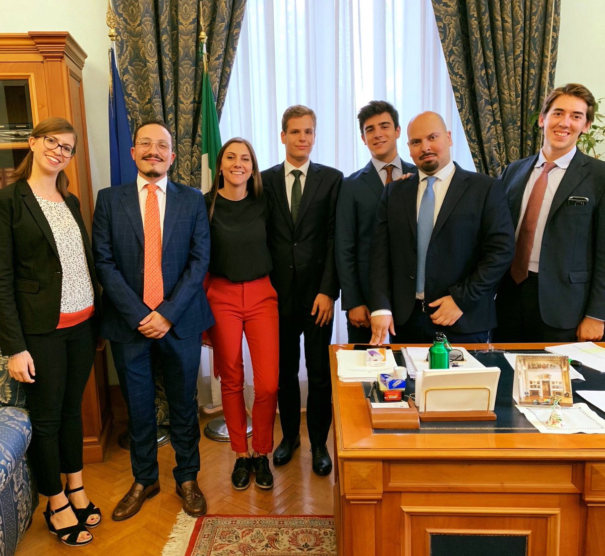 ComitatoPhD's tweet photo. Incontro al #MIUR con la Viceministro @AnnaAscani insieme a #studenti (CLDS, Unilab Svoltastudenti, Confederazione degli Studenti) e #specializzandi (Sigm). Per maggiori #informazioni sulle nostre richieste clicca qui: https://t.co/R7RwCZAZsQ e #firma la #Petizione 

#ComitatoPhD https://t.co/KCsMa3mgpK