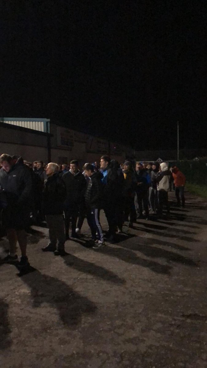Dfntnsmcht_Cln's tweet photo. One of our members is not only teaching in Barrow for several months as part of his path to becoming a teacher, he's also working for the @BluebirdsST at Holker Street tonight. We're proud to have found so many friends up in Cumbria. Barrow & FC! #BAFC #effzeh // @BarrowAFC https://t.co/mpf6oPyv2U