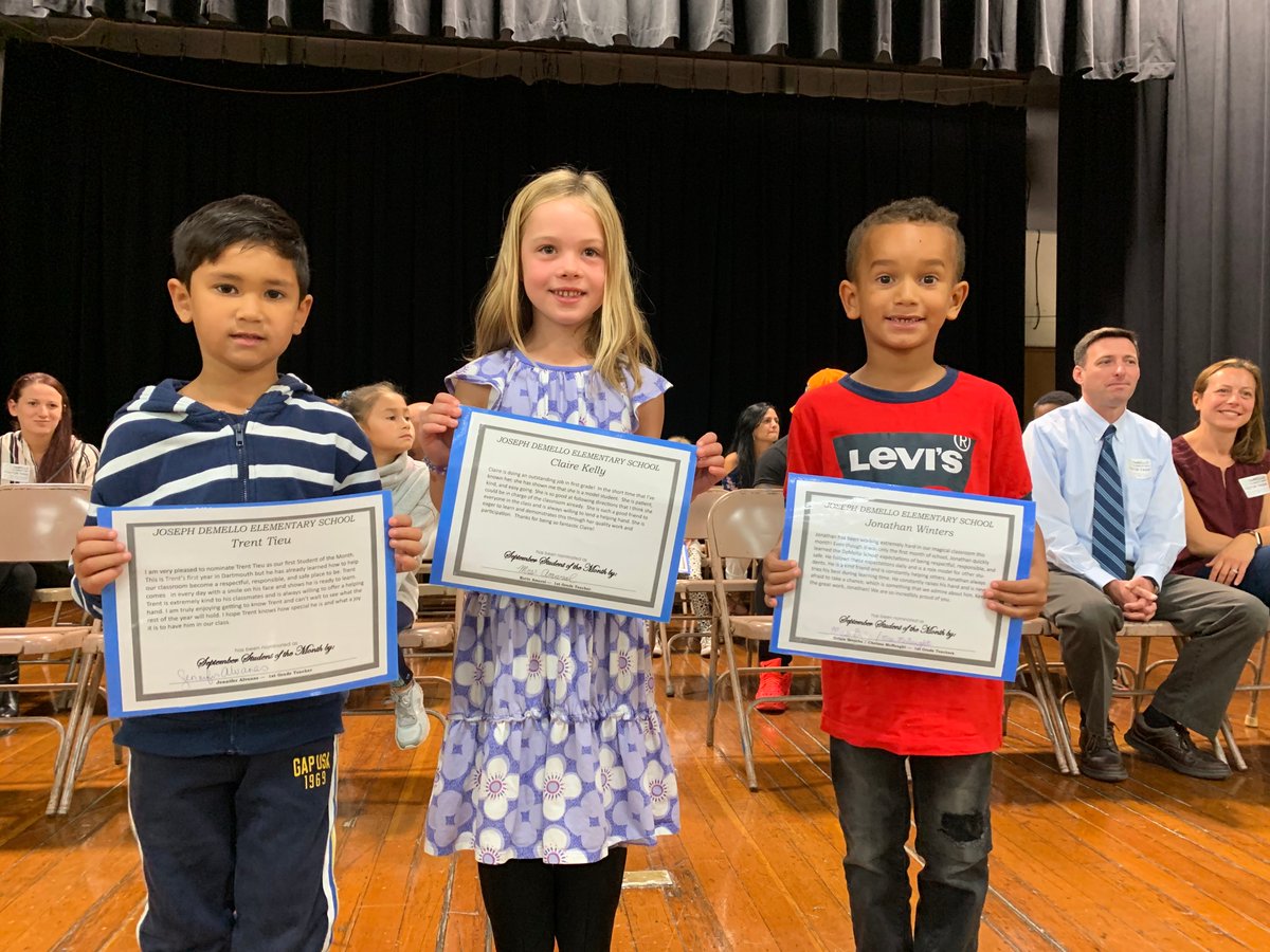 lizcorr_demello's tweet photo. Celebrating our September Students of the Month at DeMello School  #hellodemello  #rolemodelstudents https://t.co/bqQcumrzpa