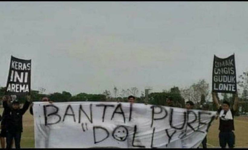 Ini bukan hanya masalah suporter Arema,

Hal² semacam ini msh kerap kok dijumpai di suporter sepak bola Indonesia

Kata dan ujarannya bisa berbeda,
Tapi esensi-nya sama:
Merendahkan martabat manusia,
Merendahkan harkat kemanusiaan, dg latar belakangnya