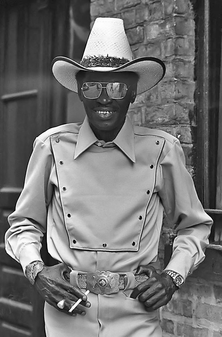 TracesofTexas's tweet image. My goal in life is to be 1/10th as cool as legendary blues guitarist Clarence "Gatemouth" Brown.  Gatemouth was one of the greatest musicians in the history of Texas, a multi-instrumentalist who could play any style he wanted. May he RIP.
