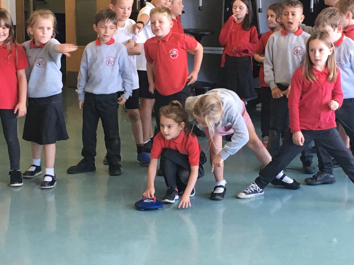 Ysgol_Aberaeron's tweet photo. Diolch i Rhydian @UrddCeredigion am y gemau cyffrous o gyrlio yn Clwb yr Urdd heno. #sbortasbri #cystadleuol https://t.co/12M4DcHr4s