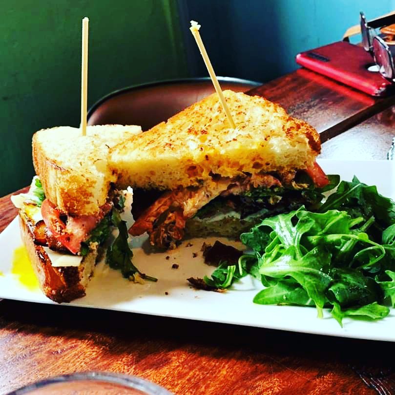 The Estate Breakfast Sandwich! 🌟
An elegant stack of eggs, aged cheddar, fresh arugula, and crisp tomatoes between our homemade brioche! Drizzled down with a delicious red pepper aioli🌴💙🇻🇮💫

Make your reservation:  tinyurl.com/y57zc2tg
#usvi #virginislands 
🥂🧀🥚🥓🍴☕