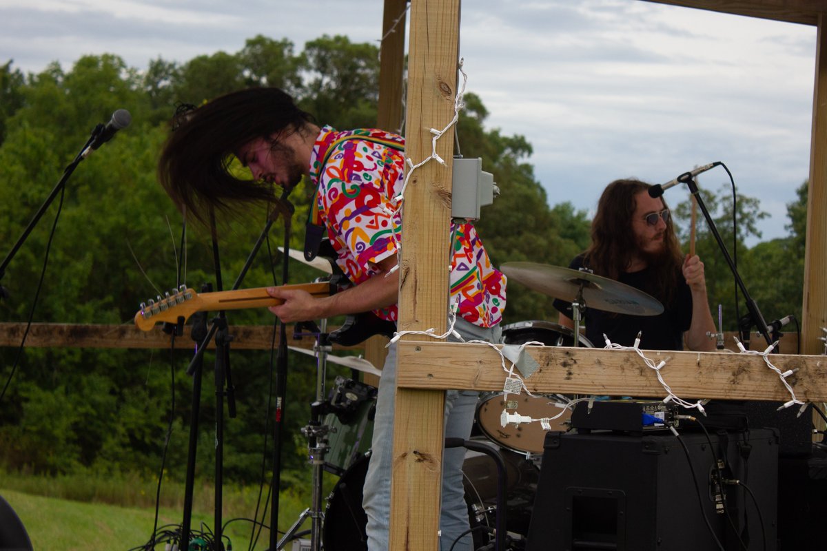 theLitContent's tweet photo. Shots from Roofus's set at @_fuzzfest 2019 #photography #festival #midwest #fuzzfest https://t.co/f1vSMgUmCJ