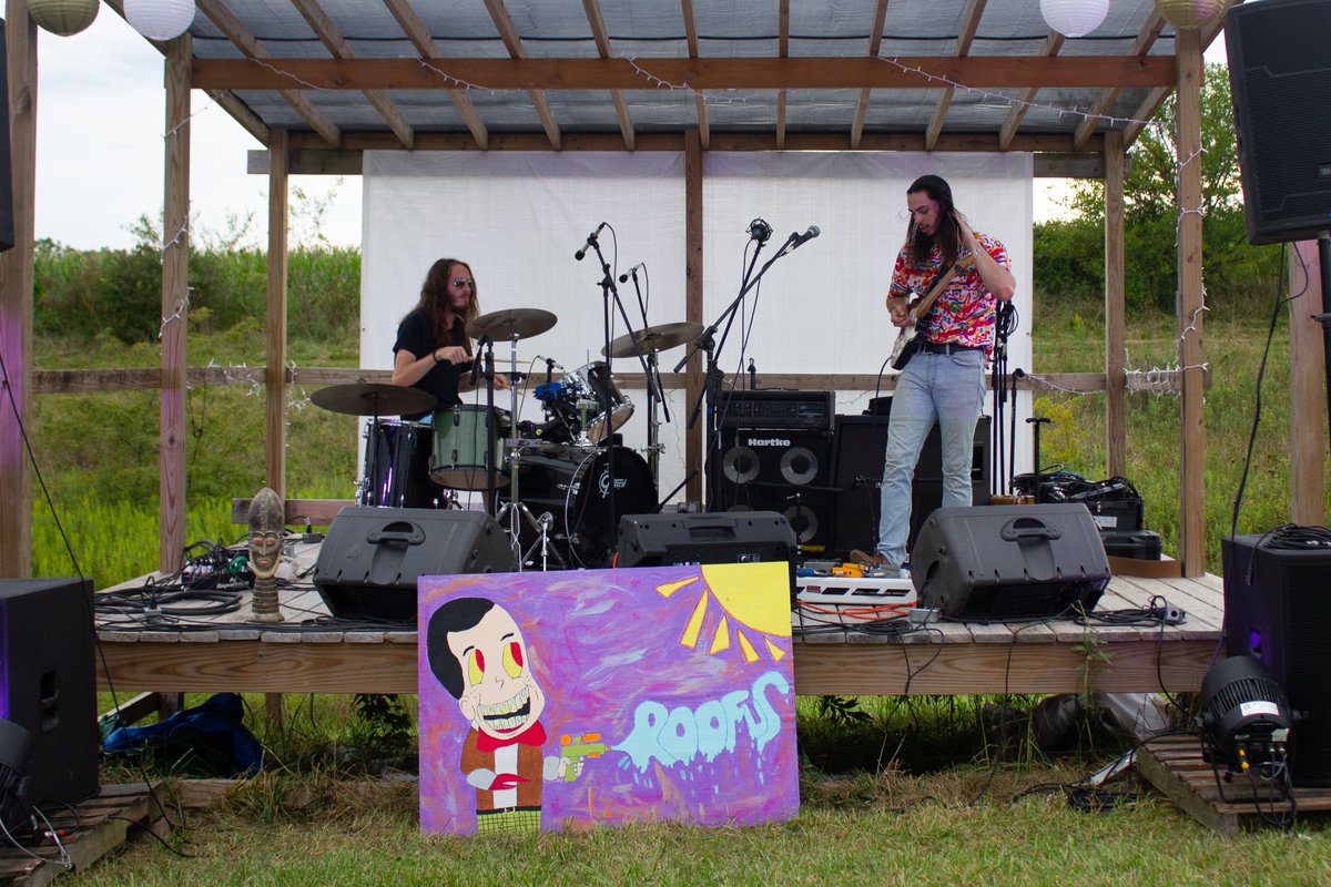theLitContent's tweet photo. Shots from Roofus's set at @_fuzzfest 2019 #photography #festival #midwest #fuzzfest https://t.co/f1vSMgUmCJ