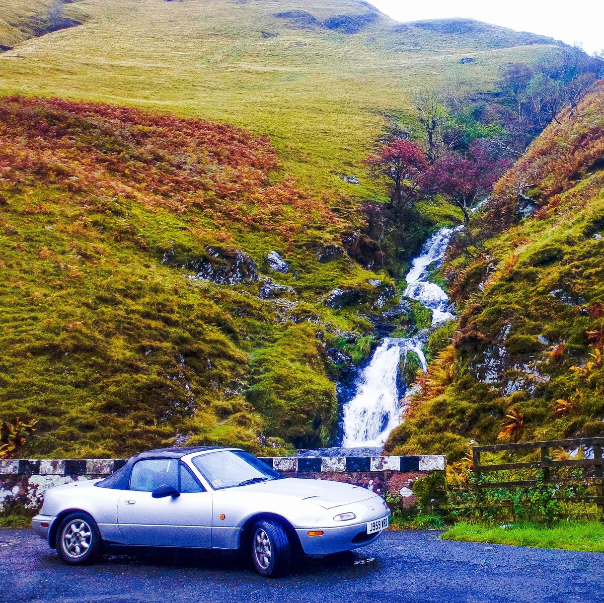 71Chrishodson's tweet photo. Over 1200 miles in the mx5 this weekend, run the Loch Ness marathon, got home today to find out l made it in to the London marathon next year😁 https://t.co/vIBDCPfhSs