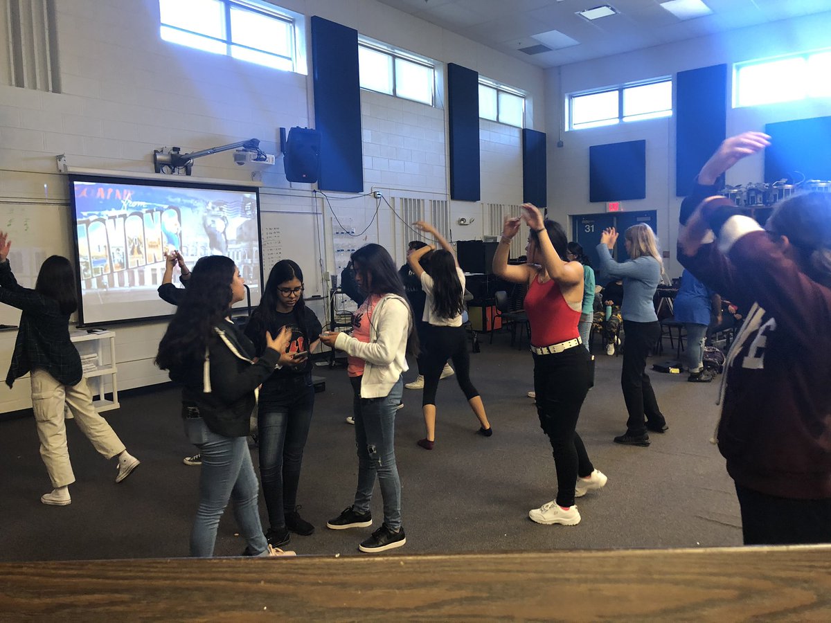 DundeeCrownHS's tweet photo. It’s important to teach students skills and strategies for coping with stress. We took time out of our day to teach students ways to #GetOutOfYourHead These students chose dance, guitar, and singing! https://t.co/R6AiFGKxwf