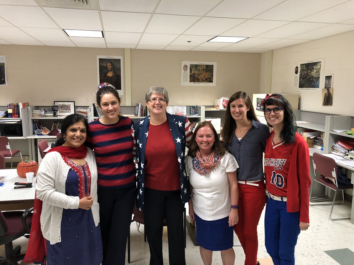 WAEnglishDept's tweet photo. We hear America singing.  #WASpiritWeek @Mrs_Oelerich @RangoliGrill @jkeirs @MrsBonakdar https://t.co/l82g5Y4wH2