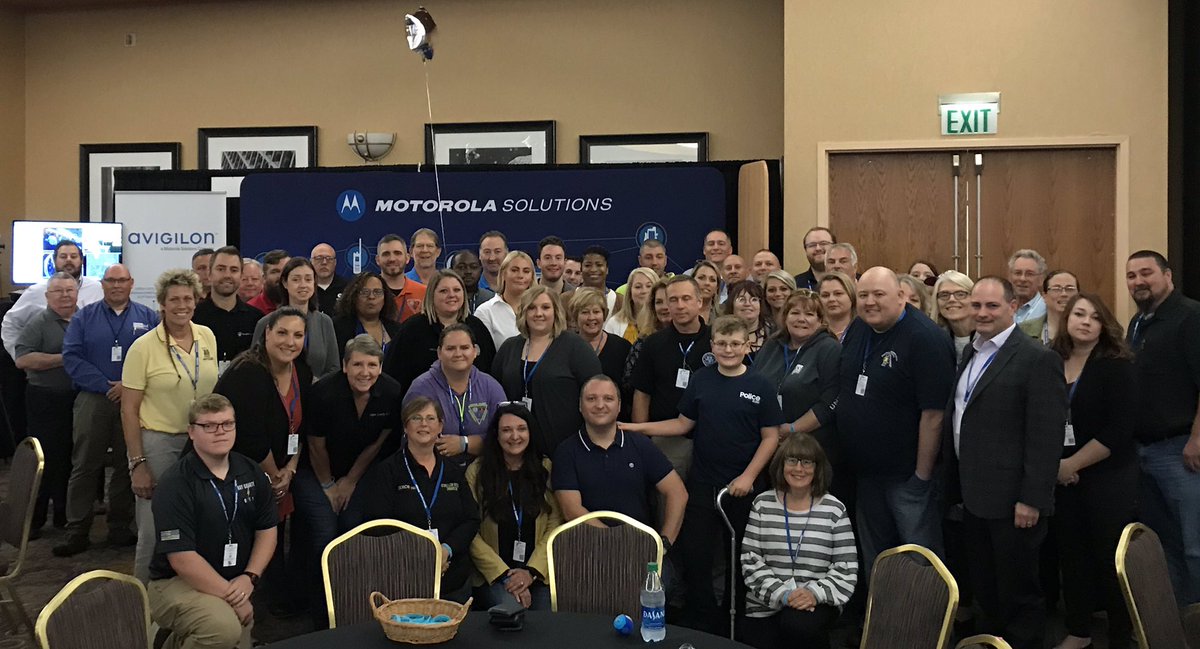 alexs_journey's tweet photo. Hi everybody! It’s Alex! We’ve visited @mpscc911 Missouri Public Safety Communications conference in #KansasCity &amp; met our emergency services communications family. They say hi to @WarksPoliceOCC @inspcbarnes &amp; all the rest of the #ThinGoldLine in the U.K. #AlexandersJourney 🇺🇸🇬🇧 https://t.co/N2BEHLNGnF