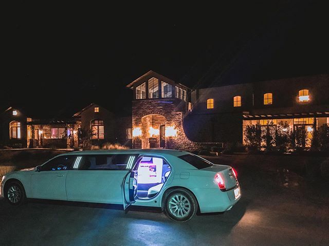 Departure vehicles don’t have to be exclusively for the married couple! 👰Book one for your wedding party or guests to get home safely!