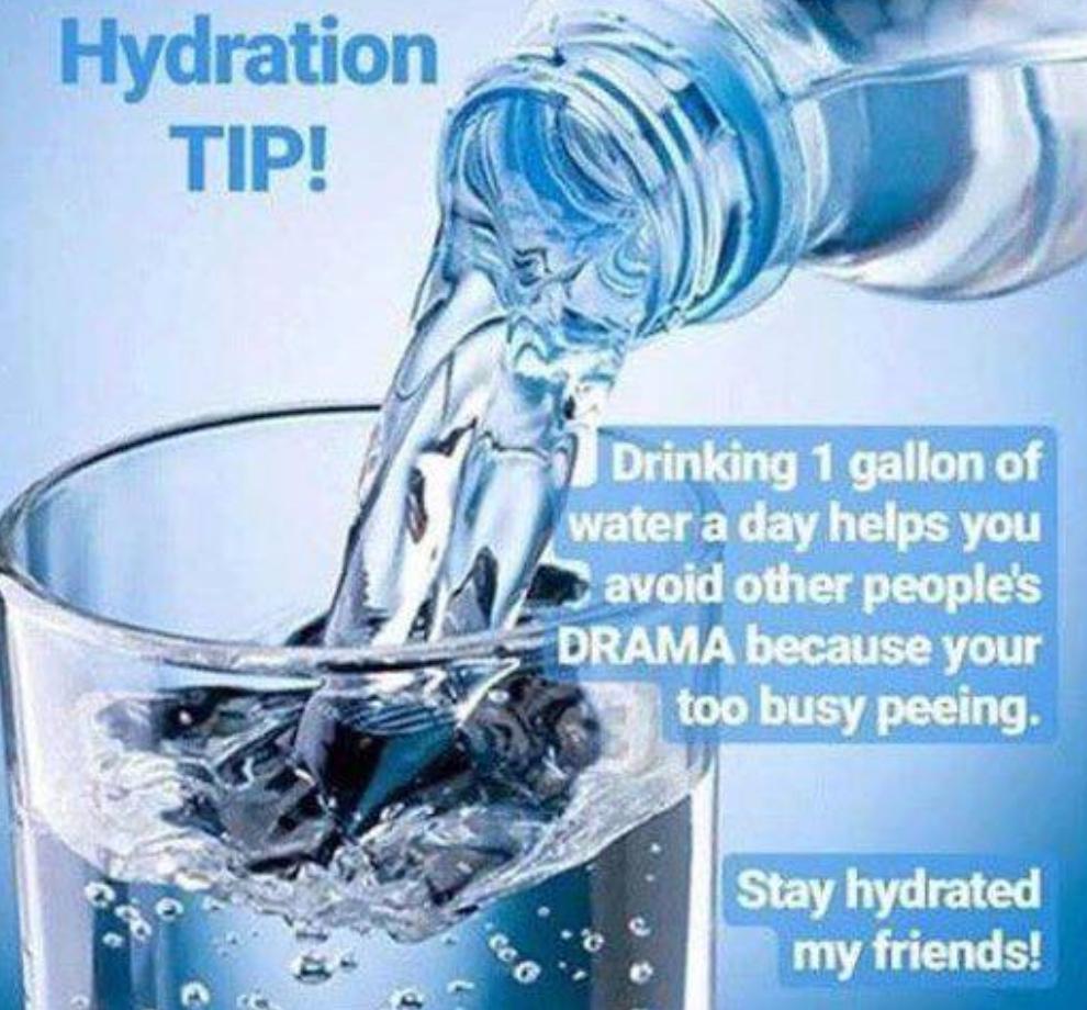 Jencarynbrand's tweet photo. 😂 hydration is key! Little ones should drink 1 8oz cup per year of age. Water can be introduced to baby when she starts solid foods (around 6 months old). Before that, baby gets all the hydration she needs from breastmilk (or formula).📸 Funny Parenting Memes FB https://t.co/wuxSlmgSui