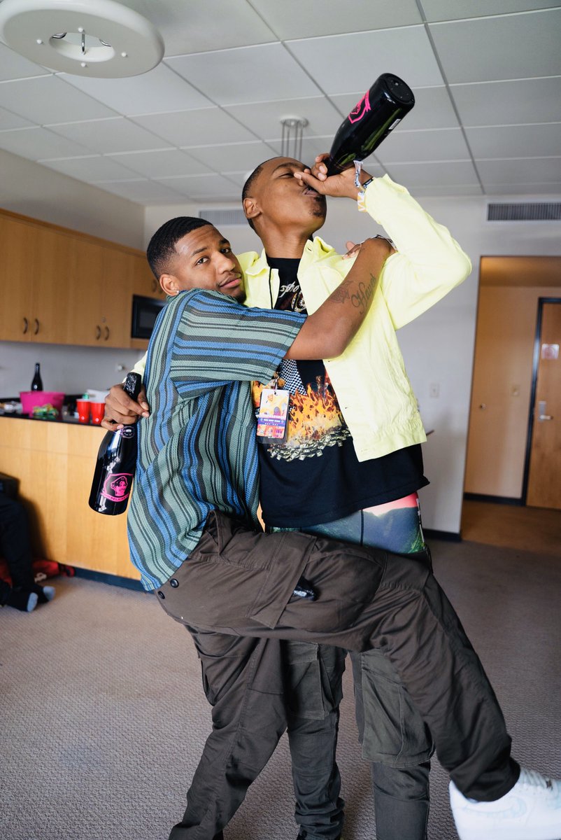 Bior Flowers / Fiancé🦹🏾‍♂️👻🤙🏾 tweet media