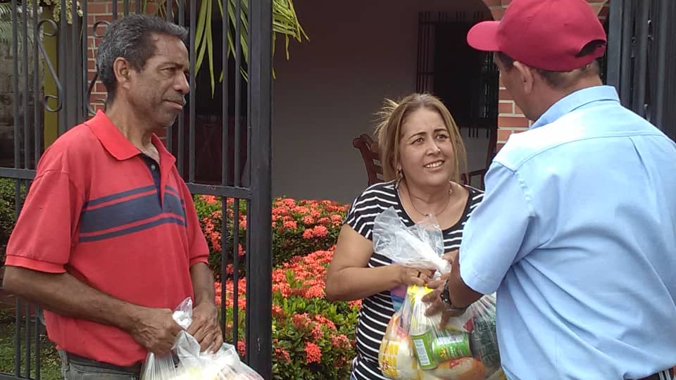 AmorPorCojedes's tweet image. #TodosSomosClap || #MisiónAlimentación en Cojedes continúa en acompañamiento a los @ClapOficial en conjunto con la @MiliciaFANB para la distribución de alimentos