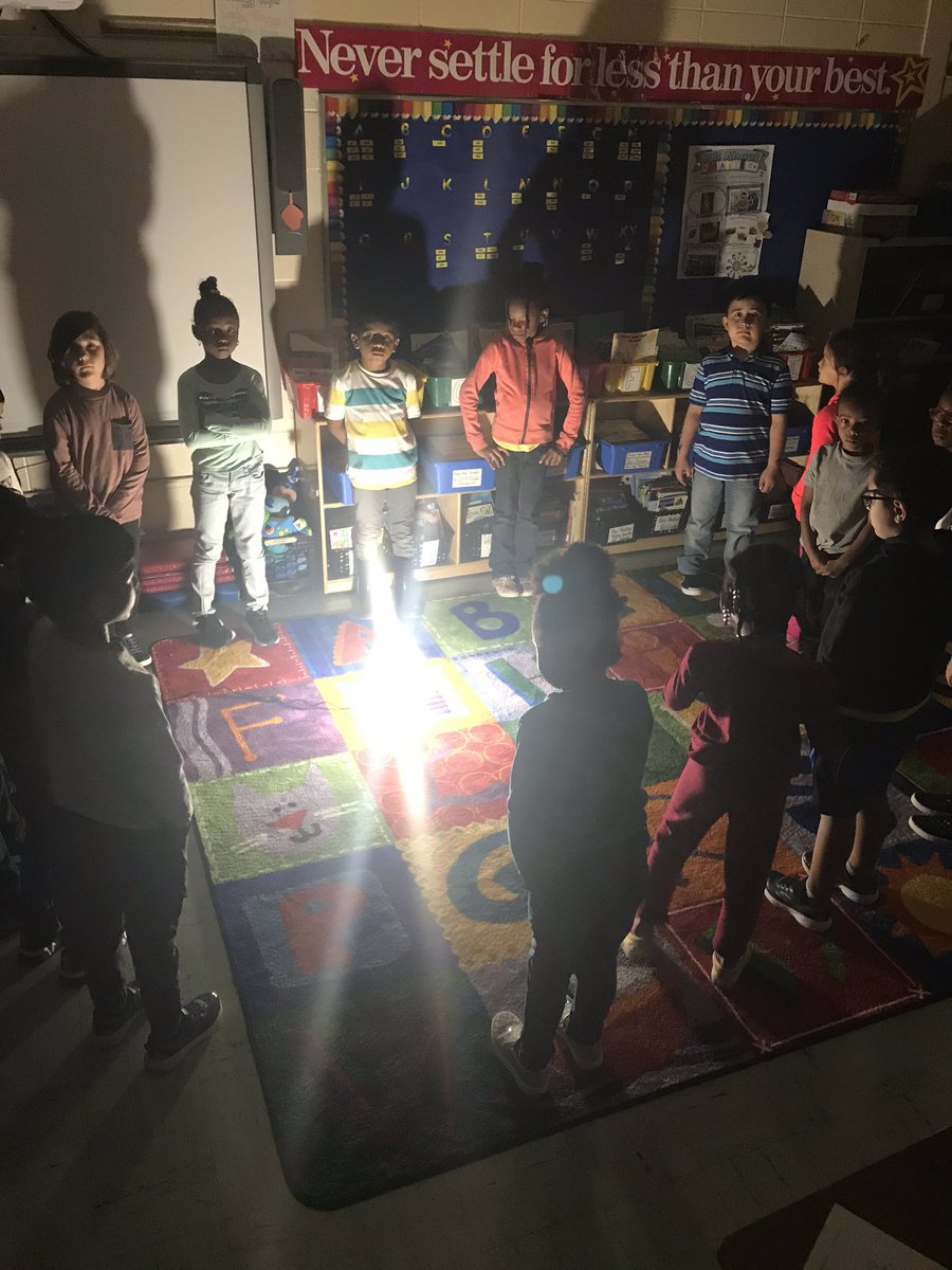 Mr_M_Teaches's tweet photo. Learning how the earth’s rotation causes day and night is much more fun with the lights off 😁 #whyLP #truenorthbrunswick #MrMteaches https://t.co/Tlq6P0XEk3
