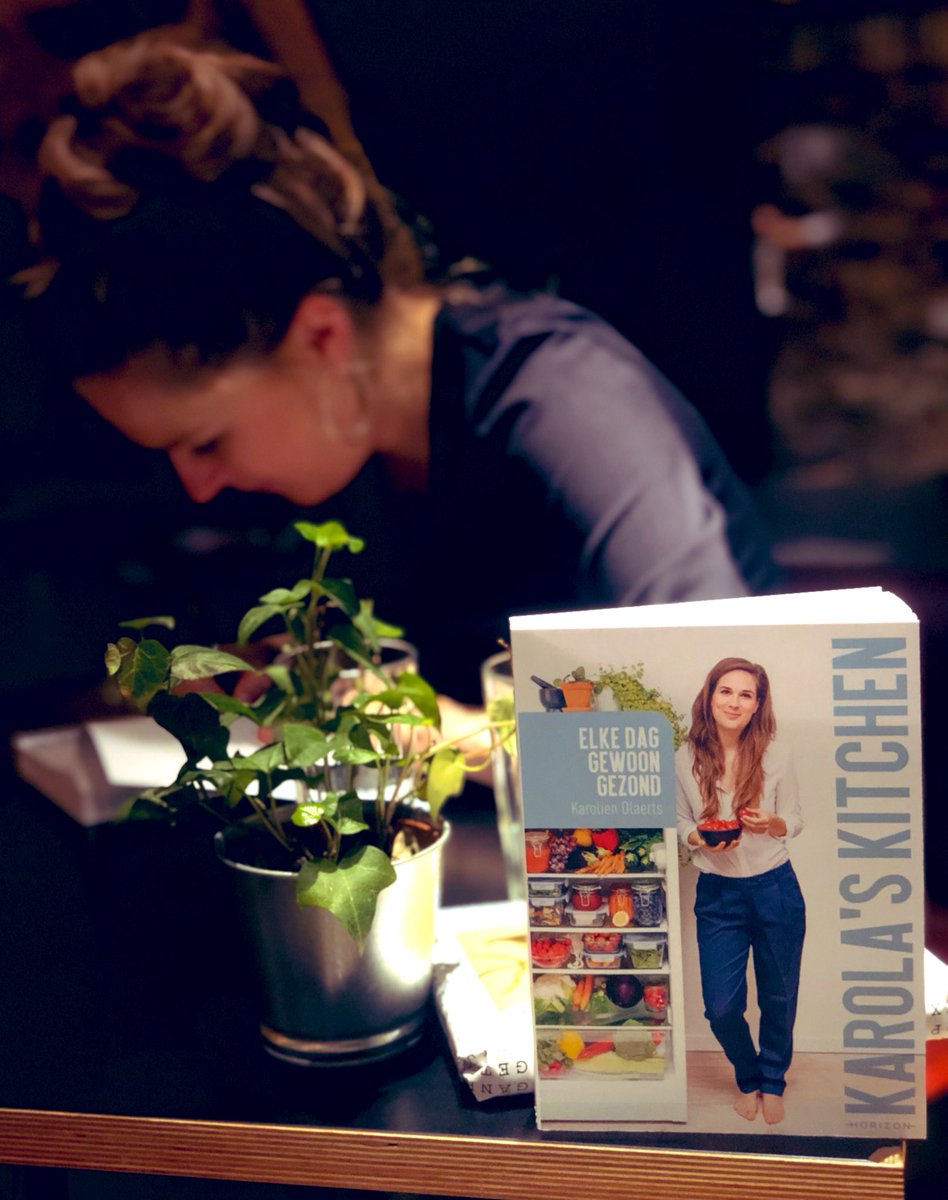 p_desmet's tweet photo. Zo trots op mijn vrouw 🥰

Boek nummer 2: Karola’s Kitchen, elke dag gewoon gezond, is nu overal verkrijgbaar!

#karolaskitchen https://t.co/OKkEpy2NGB