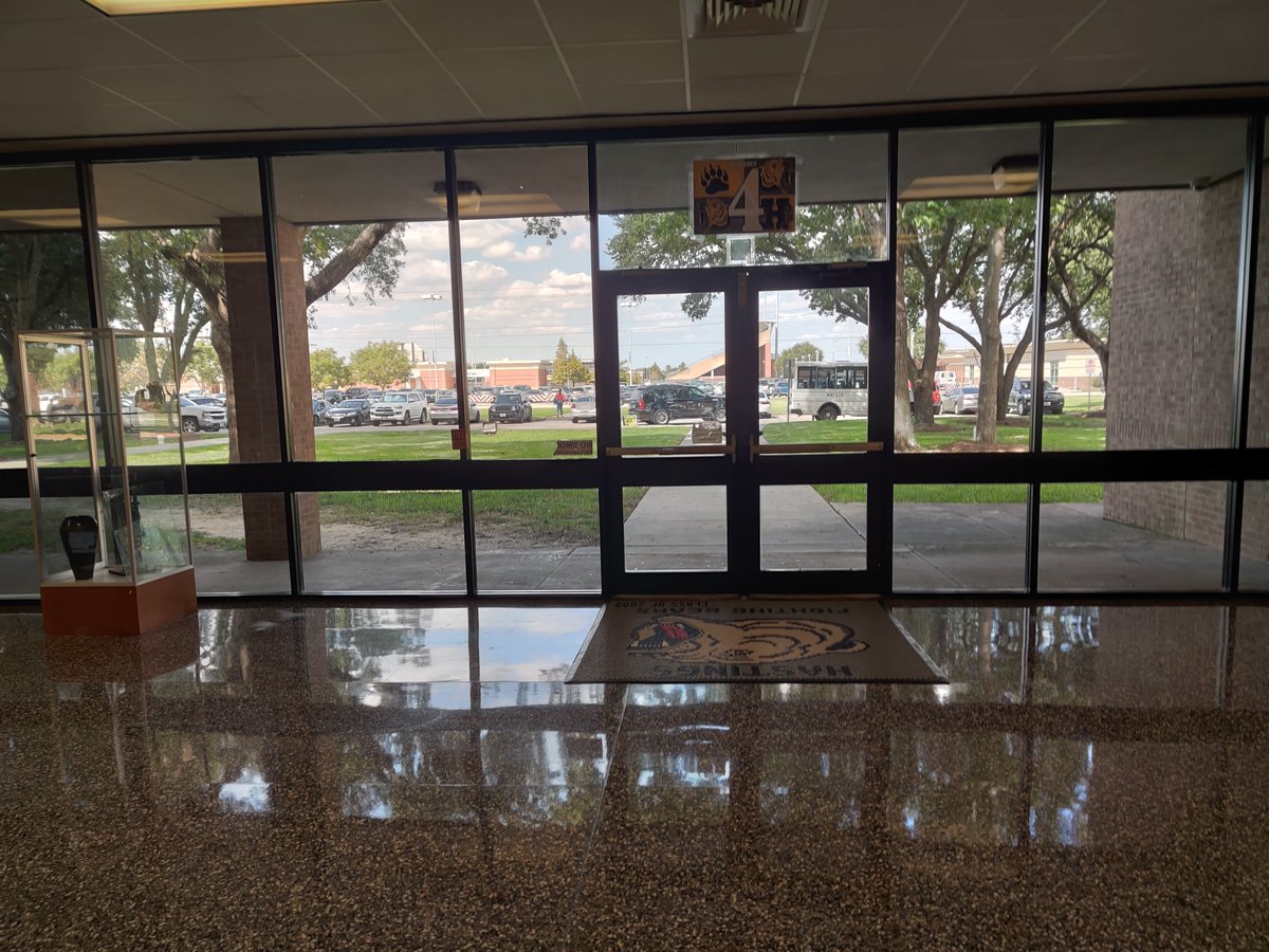 AliefCCC's tweet photo. @AliefHastingsHS 
💵💵 FAFSA NIGHT IS TONIGHT! 💵💵
⏲️ 6-7 PM
🚪 DOORS OPEN AT 5:30!
📍 HASTINGS THEATER.
Bring 2018 tax information for yourself (if applicable) and your parents! 

2018 W-2 forms 

Social security (if applicable)  

Use this entrance to come in. 
See you there! https://t.co/KKflcnOVgi