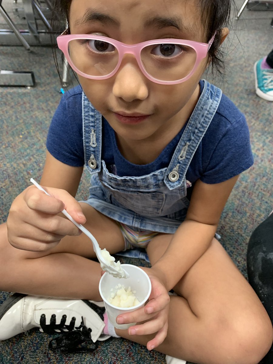 SSanchezMISD's tweet photo. And our bag of a liquid mixture that was made into a solid became ICE CREAM!😋🍨#PressPride #PressLivesKind #MakingIceCream https://t.co/TrZ51a6AIC