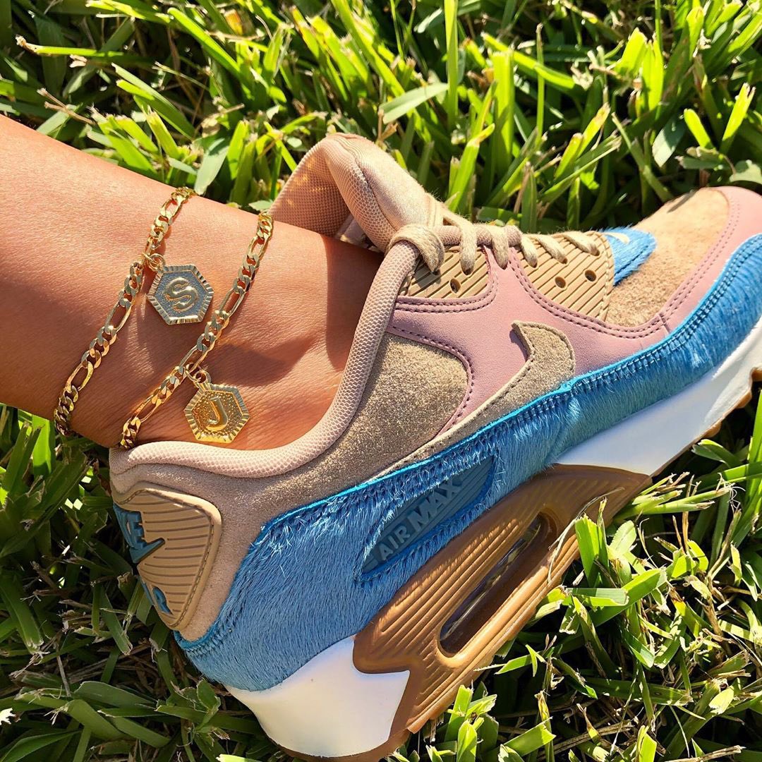 MasterFPL's tweet image. My boyfriend got me an anklet made with his initials on them how cute is he 😍💖