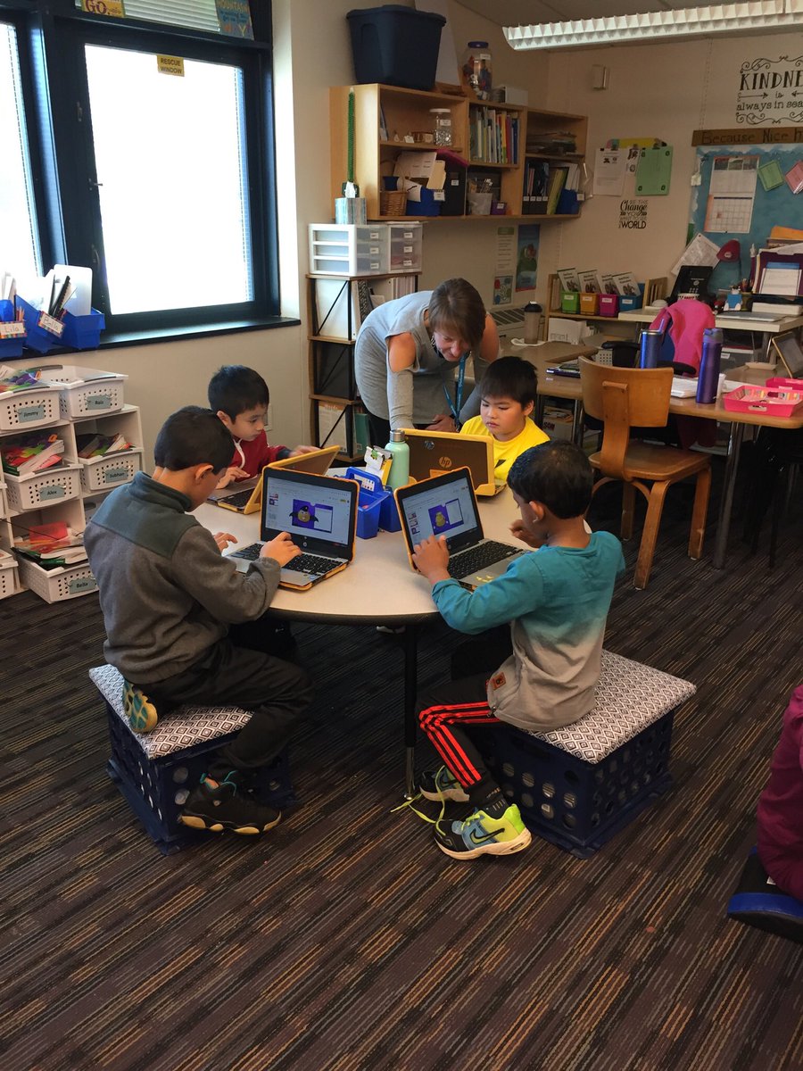 hunter2ndnpe's tweet image. Always love have @ChristinaMLuce come visit. Fun Google slides activity!