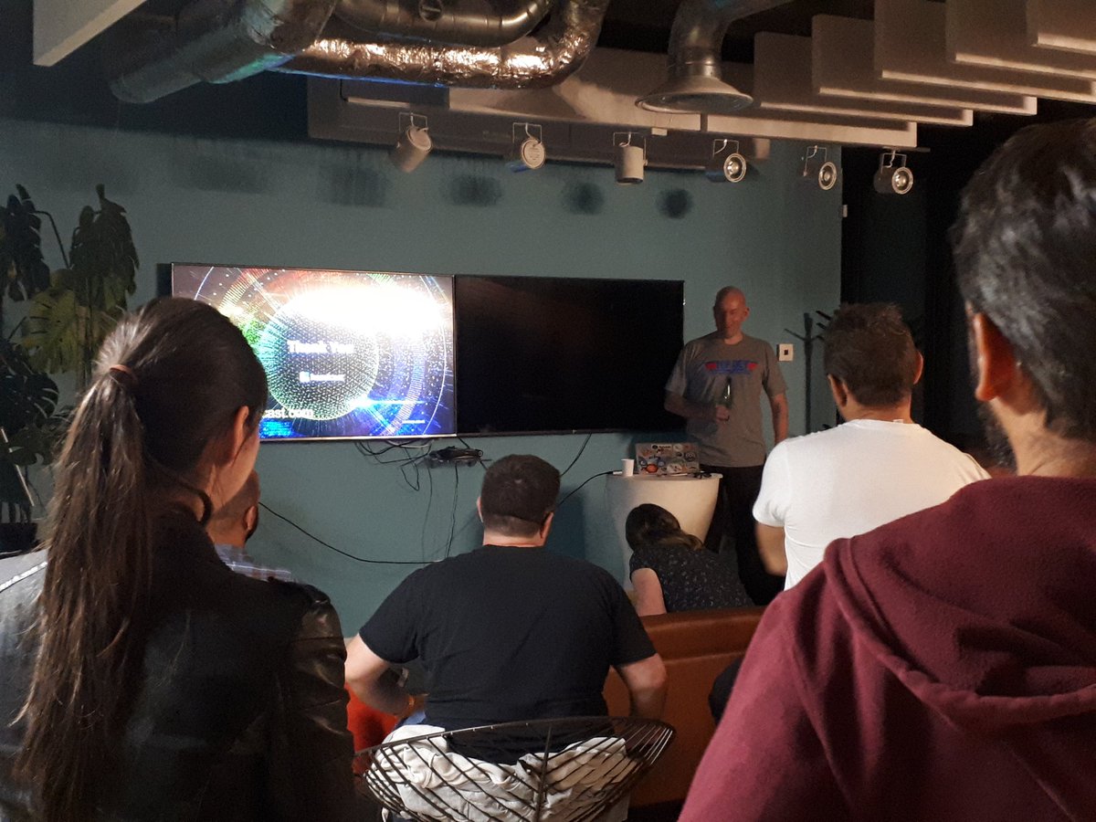 lauju_'s tweet photo. Thanks Niel @hazelcast for coming from London 💫✈️ Thanks #Opensoucetalks  @6uill4ume --- 1rst time hosting #meetup @CA_TS_ >> check 🤟🤟 @Maela_MTP https://t.co/A4CjHD8NXx