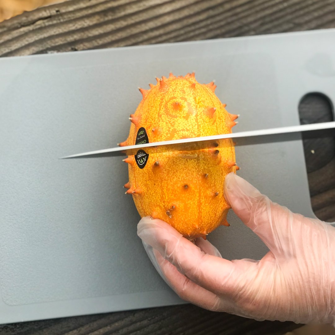 EnzedExotics's tweet image. Roll up, roll up for the great fruit name debate...
Kiwano vs Horned Melon - who will come out on top?
Find out here: enzedexotics.com/2019/09/16/the…